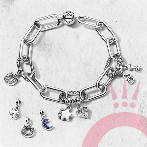 Tell the world the story of you with Pandora Me symbols ⭐ with @MillieBobbyBrown Pandora Me Link Bracelet, Pandora Me, Pandora Bracelet Designs, Vintage Diamond Jewelry, Pandora Collection, Jewelry Pandora, Charm Collection, Lucky Horseshoe, Bracelet Charms