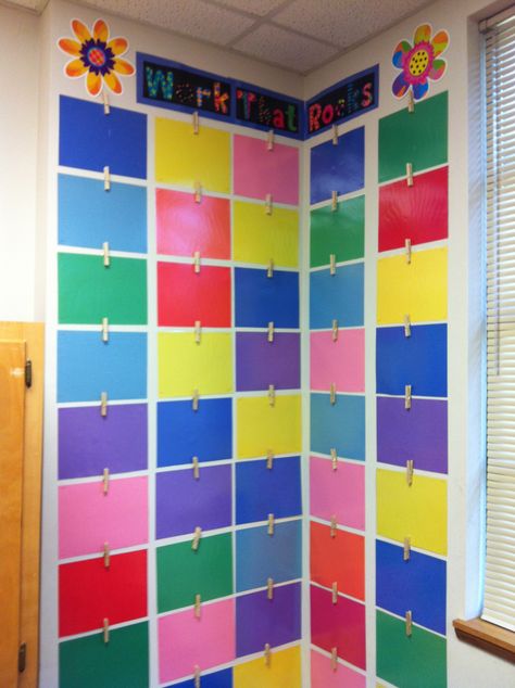 Displaying student's work - laminated pieces of construction paper and clothes pins with thumb tacks hot glued to back... Classe D'art, Preschool Classroom Decor, School Displays, Classroom Organisation, Handcrafted Gifts, New Classroom, Class Decoration, Classroom Environment, Classroom Setup