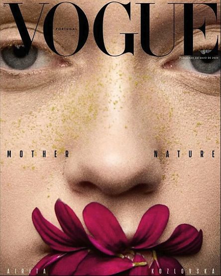 Coverjunkie | Vogue (Ukraine) - Coverjunkie Best Fashion Magazines, Vogue Portugal, Magazine Titles, Art Journal Prompts, Vogue Magazine Covers, Jewelry Editorial, Fashion Magazine Cover, Hair Color Auburn, Blonde Hair Inspiration