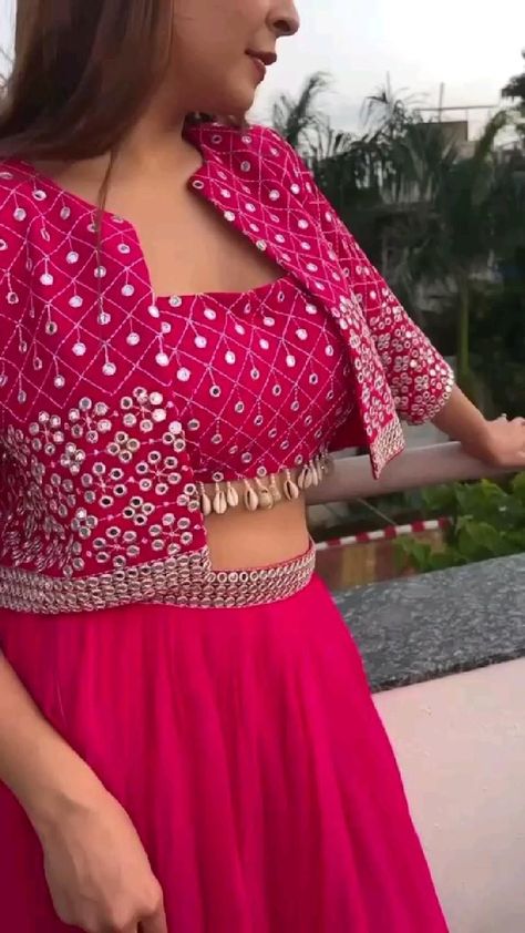 Rani Colour Lehnga, Neck Designs For Women, Lehenga With Jacket, Neckline Styles, Girls Lehenga, Haldi Outfits, Simple Lehenga, Trendy Outfits Indian, Long Gown Design