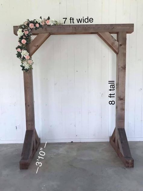 Wedding Trellis Ideas Diy, Boho Country Wedding Arch, Diy Wedding Wood Projects, Arbor Decorating Ideas, Diy Arches For Weddings, Diy Wooden Wedding Arch, Wooden Wedding Arch Ideas, Wooden Arch With Flowers, Wooden Arches For Weddings