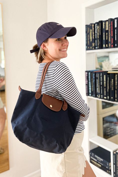 Longchamp Navy Outfit, Sperry Shoes For Women Outfits, Nautical Outfit Women, Marthas Vineyard Style, Nautical Fashion Women, Capsule Wardrobe Preppy, Vineyard Vines Outfits, Sperry Outfit, Preppy Capsule Wardrobe