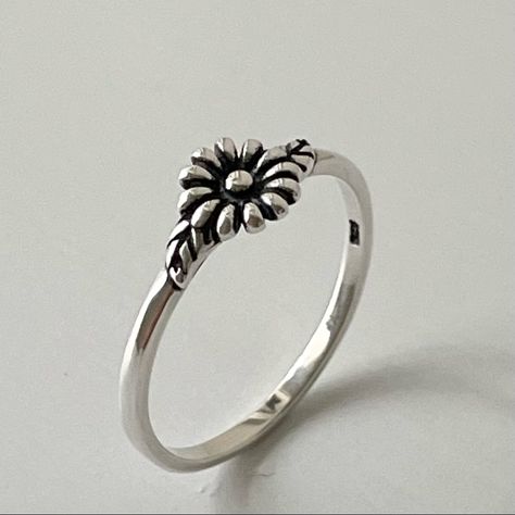 Sterling Silver Small Daisy With Leaves Ring, Daisy Ring, Flower Ring, Leaves Ring, Dainty Ring, Floral Ring, Boho Ring, Statement Ring, May Also Be Worn As A Midi Ring, Or As A Toe Ring. 925 Stamped The Daisy Symbolized Motherhood And Childbirth And Through That Was Associated With Love, Sensuality, And Fertility. Perfect Gift Idea For Any Occasion: Birthday, Anniversary, Engagement, Graduation, Bridesmaid, Mother’s Day, Valentine’s Day, Christmas, Promise. Your Purchase Includes A Gift Box Com Silver Pinky Ring, Leaves Ring, Casual Rings, Daisy Ring, Ring Flower, Floral Ring, Midi Ring, Dope Jewelry, Jewelry Lookbook