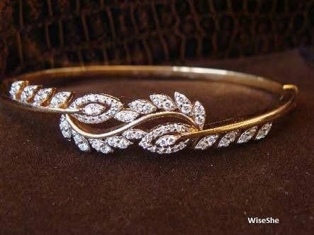 Tanishq Jewellery, Bracelet Cartier, Diamond Bracelet Design, Real Gold Jewelry, White Stones, Jewelry Bracelets Gold, Bangles Jewelry Designs, Diamond Jewelry Designs, Gold Bangles Design