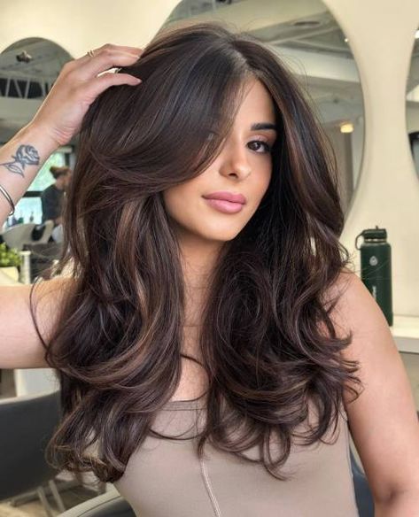 Hair Cut Styles For Girls Long, Long Layered Blowout Hair, Blow Dry Layers, Layer Cut Hairstyles, Hair Blow Dry Styles, Long Hair Trends 2024 Haircuts Women, Blow Dry Long Hair, Textured Layers Long Hair, Hairstyles For Long Layered Hair