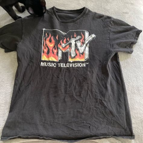 Vintage MTV shirt Mtv Shirt, Mtv, Shirt Shop, Size Medium, Outfit Inspo, Plus Fashion, Closet, Fashion Tips, Fashion Trends