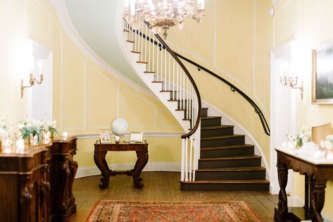 lowndes grove foyer Sarah Cameron House Outer Banks, Sarah Cameron House, Outer Banks House, Outer Banks Houses, Sarah Cameron, Famous Houses, Netflix Show, Dr House, Family Estate