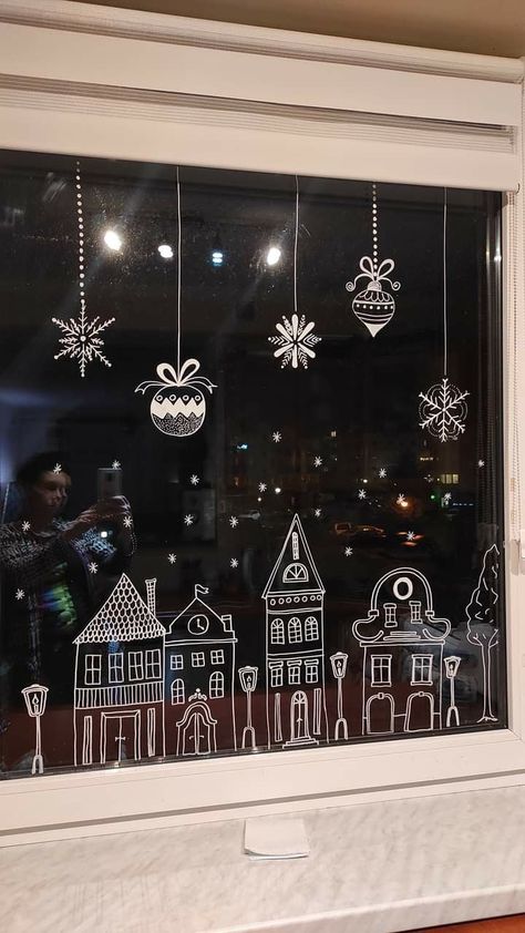 Chalkboard Window, Urban Wall Decor, Rustic Interior Design, Christmas Window Painting, Decor Christmas Home, Urban Wall, Window Drawing, Christmas Window Display, Small Bedroom Ideas