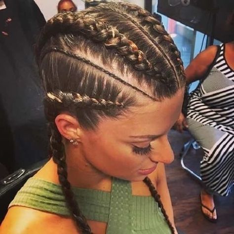 8 Classy Ways to Wear Small Feed In Braids in 2019 Small Feed In Braids, White Girl Braids, Small Cornrows, Feed In Braids Ponytail, Cornrows Styles, Short Box Braids, Ball Hairstyles, Braided Ponytail Hairstyles, Feed In Braid