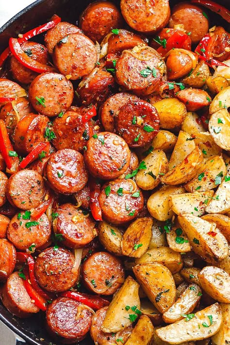 Smoked Sausage and Potato Skillet - Sizzle up a skillet full of delicious goodness with smoked sausage, potatoes, and bell peppers! Potatoes And Bell Peppers, Smoked Sausage Potatoes, Sausage And Potatoes Skillet, Potatoes Skillet, Sausage And Potatoes, Potato Skillet, Smoked Sausage Recipes, Sausage Dinner, Skillet Potatoes