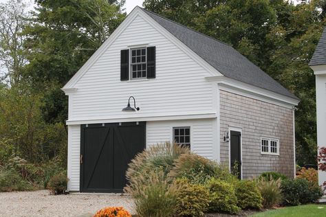 New England Barns, Garages, Workshops, Large Buildings | Pine Harbor Wood Products Pole Barn Plans, Boat Garage, Carriage House Garage, Garage Guest House, New England Farmhouse, Horse Shelter, Barn Garage, Garage Apartments, Barn Plans