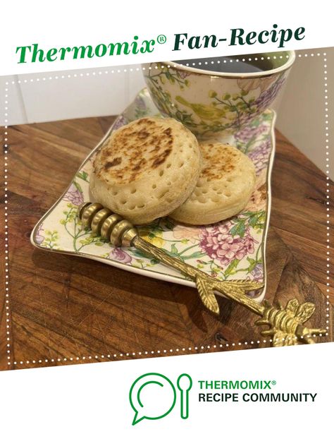 Discard Crumpets, Crumpet Recipe, Bread Rolls Recipe, Sour Dough, Sourdough Discard, Bread Roll, Kitchen Machine, Crumpets, Sourdough Recipes