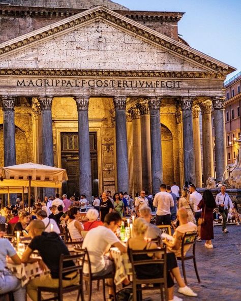 Dinner with history. The Pantheon, Rome, Italy. ❤️🇮🇹❤️ The Pantheon Rome, Rome Pantheon, Pantheon Rome, Postcards From Italy, Italy History, The Pantheon, Best City, Best Cities, Ancient Greece