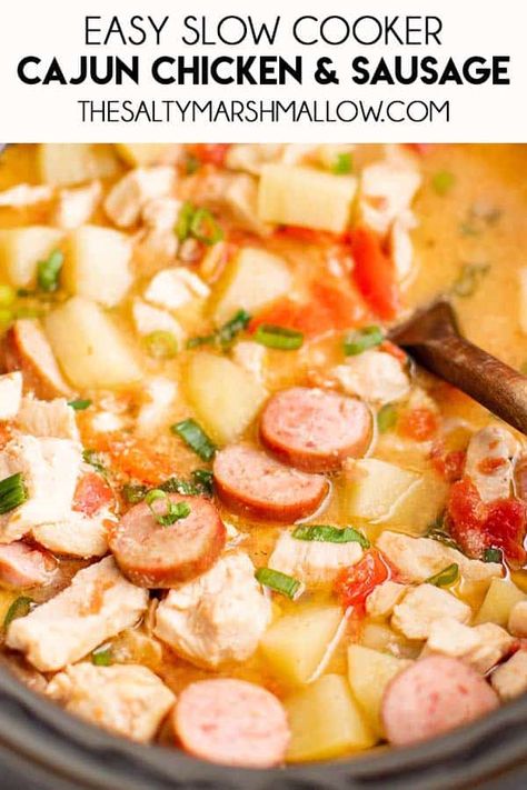 Slow Cooker Cajun, Potatoes And Sausage, Salty Marshmallow, Hearty Dinner Recipes, Slow Cooked Chicken, Simple Chicken, Creole Recipes, Cajun Chicken, Hearty Dinner