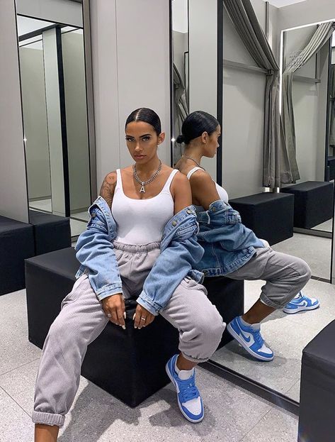 Blue Nike Dunks Outfit Woman, Polar Blue Dunks Outfit, Light Blue Dunks Outfit, University Blue Dunks Outfit, Dunk Lows Outfit, Windsor Outfits, Blue Dunks Outfit, Blue Joggers Outfit, Blue Sneakers Outfit