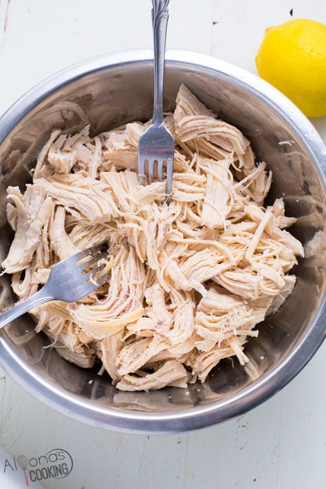 How To Make Shredded Chicken Easy Shredded Chicken, Slow Cooker Shredded Chicken, Make Shredded Chicken, Slow Cooked Meat, Ways To Cook Chicken, Shredded Chicken Recipes, Roasted Chicken Breast, Baked Chicken Breast, Cook Chicken Breast