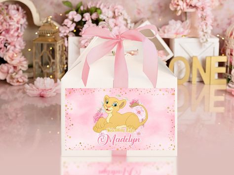 Lion King Nala, Lion King Birthday Party Ideas, Box Party Favors, Lion King Birthday, Roi Lion, Birthday Candy, Gable Boxes, Treat Box, Some Text