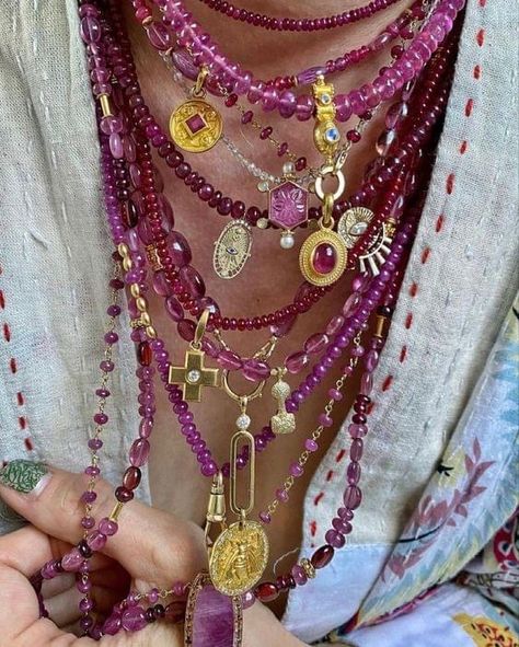 Maximalism Jewelry, Ideas For Jewelry, Maximalist Jewelry, Necklaces Beads, Necklaces And Bracelets, Dope Jewelry, Stacked Jewelry, Jewelry Lookbook, Funky Jewelry