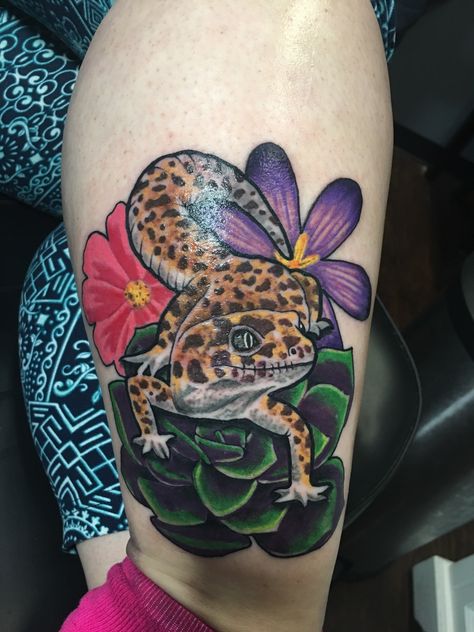 Leopard Gecko tattoo Leopard Gecko Tattoo Ideas, Gecko Tattoo Ideas, Leopard Gecko Tattoo, Tattoo Leopard, Gecko Tattoo, Ohana Tattoo, Tato Tradisional, Body Tattoo Design, Leopard Geckos