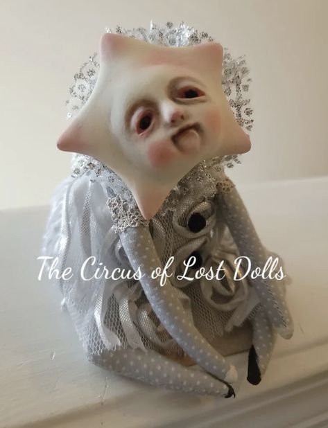 Scary Clay Ideas, Weird Dolls, Clay Creepy, Creepy Doll Art Drawing, Stuffed Animals With Clay Faces, Clay Plush Face, Clay Faces Plushies, Clay Face Stuffed Animal, Clay Face Plushies