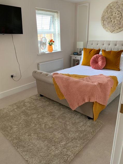 Dusty Pink And Mustard Bedroom, Burnt Orange And Pink Bedroom, Pink And Mustard Bedroom, Burnt Orange Rooms, Mustard And Grey Bedroom, Elsa Room, Mustard Bedroom, Colorful Bedroom Design, Burnt Orange Pillows