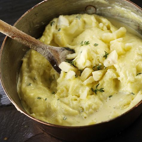 'Mashed Potato' Salad? Well, Kinda Sorta Mashed Potato Salad, Red Potato Salad Recipe, Red Potato Salad, Cheese Mashed Potatoes, Steamed Green Beans, Brisket Sandwich, Mozzarella Salad, Southern Fried Chicken, Potato Sides