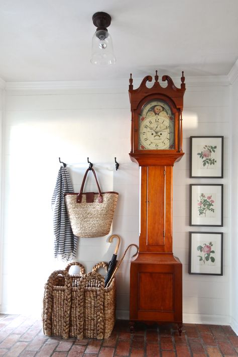 Young Houston family’s home Grandmother Clock, Chic Kitchen Decor, Shabby Chic Kitchen Decor, Rustic Entryway, Gold Bedroom, Rustic Shabby Chic, Colonial Revival, Chic Kitchen, Shabby Chic Kitchen