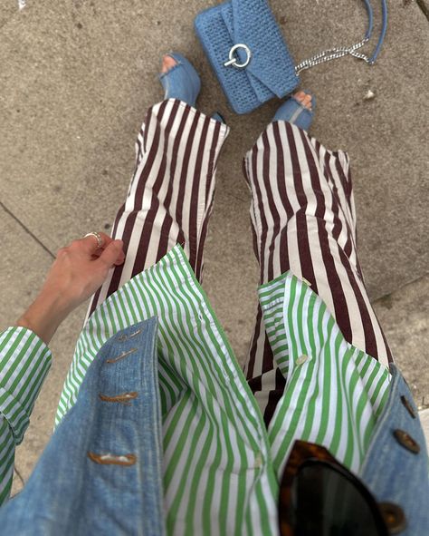 Vertical Stripes Outfit, Striped Jeans Outfit, Stripes Aesthetic, Striped Pants Outfit, Stripe Pants Outfit, Striped Outfit, Laura Kelly, Say Less, Style Bundle