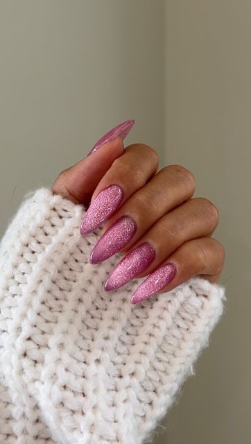 Pink Nails W Glitter, Cat Eye Nails Polish Pink, Velvet Gel Nails, Velvet Nails Pink, Bright Cat Eye Nails, Pink Cats Eye Nails Design Ideas, Cat Eye Pink Nails, Pink Cat Eye Nails Design, Light Pink Cat Eye Nails