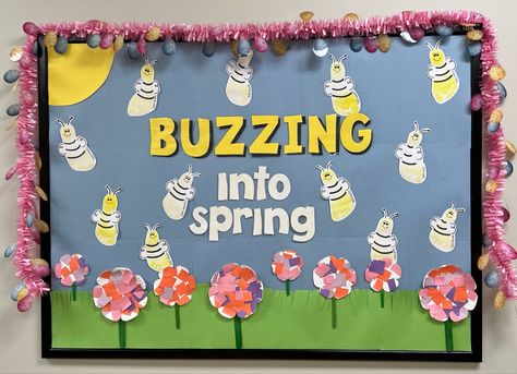 Spring Bee Bulletin Board Ideas, Hopping Into Spring Bulletin Board, Hanging With My Peeps Bulletin Board, Buzzing Into Spring Bulletin Board, Easter Preschool Bulletin Board Ideas, Easter Bulliten Boards, Easy Spring Bulletin Board Ideas, Spring Display Board Nursery, Bees Bulletin Board Ideas