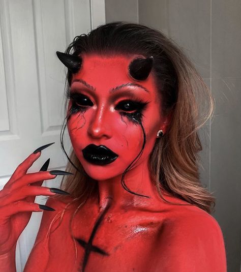 Red Contacts Makeup Halloween, Demon Look Halloween, Demonic Halloween Costume, Female Demon Makeup Halloween, Halloween Horns Makeup, Halloween Evil Makeup, Sclera Contacts Makeup, Red Demon Costume, Glam Demon Makeup