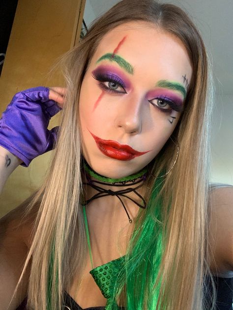 halloween, makeup, joker makeup look. Simple Joker Makeup Female, Joker Make Up Easy, Joker Costume Female Outfit Makeup, Joker Makeup Female Easy, Joker Woman Makeup, Girls Joker Costume, The Joker Makeup Women, Joker Female Makeup, Simple Joker Makeup