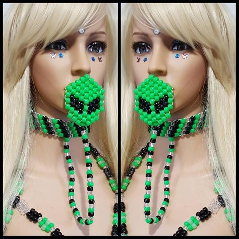 Kandi Pacifier, Kandi Harness, Alien Kandi, Kandi Choker, Rave Outfits Diy, Mina Aesthetic, Kandi Mask, Kandi Beads, Rave Kandi