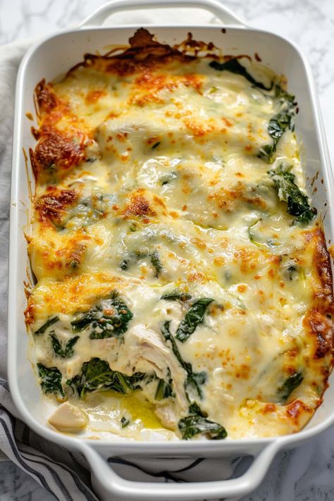 5 Ingredient Chicken Casserole, Casserole Dish Dinners, Oven Meal Ideas, Spinach Recipes With Chicken, Shredded Chicken Spinach Casserole, Easy To Go Dinners Meal Ideas, Dishes With Spinach Dinners, On Pan Meals Dinners, Insanely Good Recipes.com