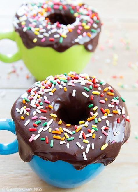 Donut Mug Cake and Individual Dessert Mug Recipes on Frugal Coupon Living. Donut recipe. Doughnut ideas for one. Donut Mug Cake, Old Fashioned Donut, Easy Mug Cake, Mug Cake Recipe, San Diego Food, Ganache Frosting, Cake Mug, Mug Cakes, Individual Desserts