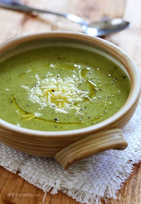 Cream of Zucchini Soup – This zucchini soup is a family favorite and made with only FIVE ingredients!  Weight Watchers Smart Points: 1 • Calories: 60 Cream Of Zucchini Soup, Zucchini Soup, Easy Zucchini, Skinny Taste Recipes, Food Tasting, Bowl Of Soup, Soup And Sandwich, Minestrone, Healthy Soup Recipes