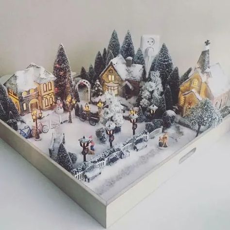 Village Christmas Display, Mini Christmas Village Display Ideas Diy, Lemax Christmas Village Ideas, Christmas Village Ideas Diy, Christmas Village Centerpiece, Christmas Village Diy, Mini Christmas Village, Christmas Village Ideas, Village Noel