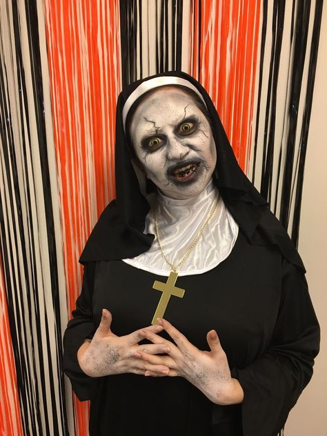 Creepy Nun Makeup, Halloween Costumes For Office, Scariest Halloween Costumes, Nun Movie, The Office Halloween, Creepy Doll Makeup, Crazy Halloween Costumes, Spooky Halloween Costumes, Office Halloween