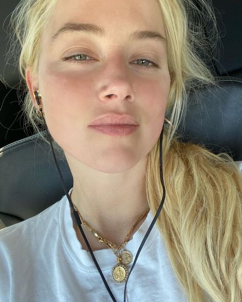 Amber Heard (@amberheard) • Instagram photos and videos Amber Heard No Makeup, Amber Heard Makeup, Amber Heard Style, Vintage Boho Fashion, No Makeup, Amber Heard, Back To Work, Perfect Woman, Role Models