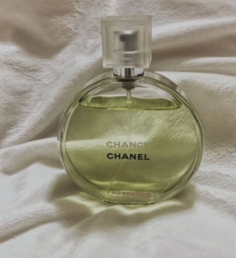 Chanel Chance Eau Fraiche, Perfume Chanel, Chanel Chance, Mint Green Aesthetic, Sage Green Wallpaper, Perfume Bottle Design, Perfume Collection Fragrance, Chanel Perfume, Perfume Scents