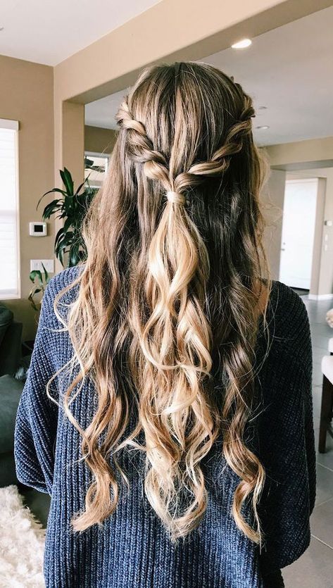 Half Up Hairstyle, Cute Prom Hairstyles, Hoco Hairstyles, Dance Hairstyles, Peinados Fáciles Para Cabello Corto, Teen Hairstyles, Easy Hairstyles For Long Hair, Half Up Hair, Teenage Girls