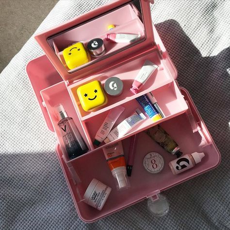 Caboodle Aesthetic, Caboodles Organization, Childhood Dream, Makeup Storage Box, Pretty Bags, My Childhood, 90s Style, Makeup Storage, Makeup Kit