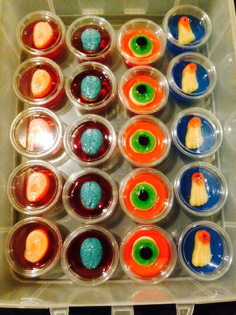 Party Food Ideas For Kids, Plat Halloween, Halloween Jello Shots, Halloween Jello, Food Ideas For Kids, Pasteles Halloween, Halloween Party Food Ideas, Tequila Rose, Postres Halloween