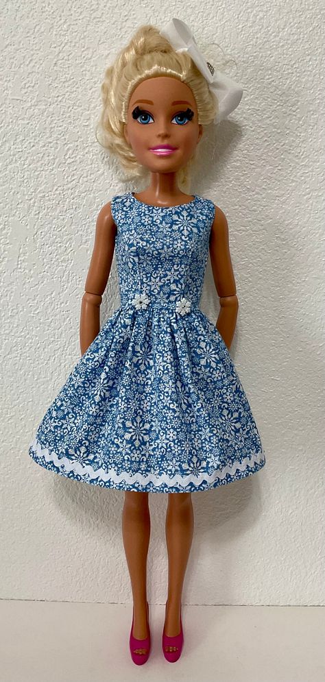 Chellywood Patterns, Barbie Clothes Diy, Barbie Doll Clothes Patterns, Sewn Clothes, Barbie Dress Pattern, Sewing Barbie Clothes, Barbie Sewing Patterns, Barbie Doll Clothes, Barbie Wardrobe