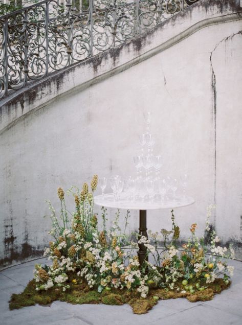 Swan House Wedding Swan House Wedding, Southern Wedding Inspiration, Swan House, Table Flower, Champagne Tower, Wedding Sparrow, Flower Installation, Organic Wedding, Wedding Mood