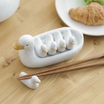 Chopsticks Rest, Duck Family, Diy Jul, ดินปั้น Polymer Clay, Sculptures Céramiques, Clay Diy Projects, Tanah Liat, Keramik Design, Chopstick Rest