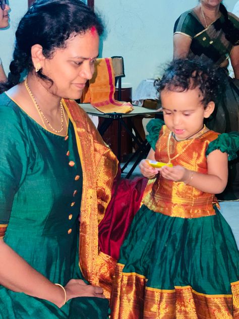 Nethra Reddy, Jayanthi Reddy Lehenga, Pooja Reddy And Daughter, Gali Janardhan Reddy Daughter Wedding, Dr. Nethra Reddy, Mom And Daughter, Twins