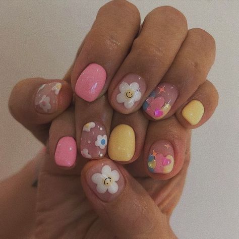 Cool Nail Ideas For Short Nails Summer, Two Groovy Nails, Short Summer Nails 2023, Nails Short Summer, Summer Nails 2023 Color Trends, Nails 2023 Color Trends, Spring Colors For Nails, Winter Nails Designs, 2023 Color Trends