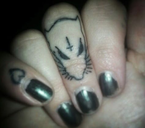 New rat tattoo? #ratsrule #zef Rat Stick And Poke, Small Punk Tattoos, Two Headed Rat Tattoo, Small Rat Tattoo, Rat King Tattoo, Punk Rat, Punk Tattoo Ideas, Rat Skull, Punk Tattoos