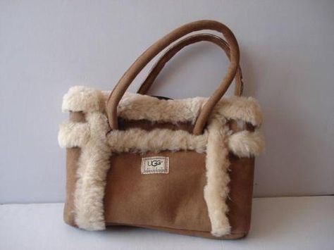 ugg bag! WANT Ugg Purse, Ugg Purses, Ugg Bag, Waterproof Uggs, Dream Bags, Hand Paint, Spring Summer Outfits, Pink Bag, Nice Shoes